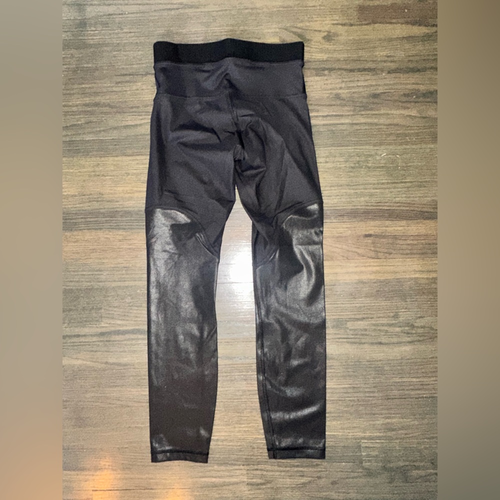 Lululemon ATHLETICA Black Panel Leggings Size 4 - Picture 3 of 4